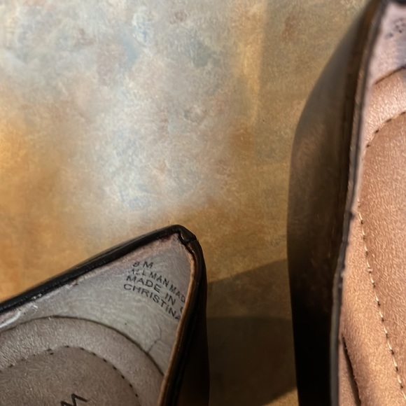 White mt. Black flat shoes (sz 8) - Picture 7 of 8